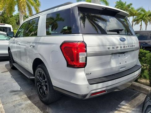 Used 2023 Ford Expedition XLT RWD image 3