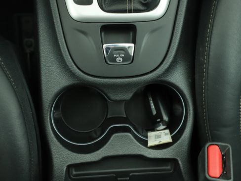 Used 2018 Jeep Cherokee Latitude Plus image 19