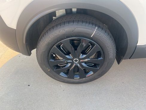 New 2025 Nissan Kicks SV image 4