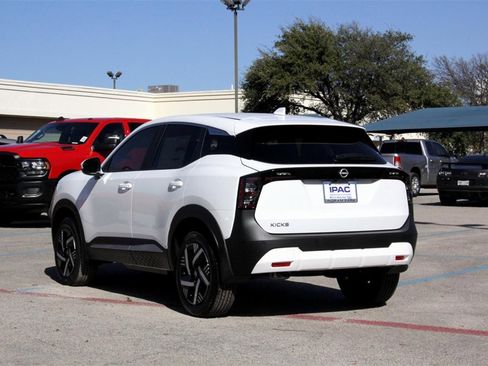New 2025 Nissan Kicks SV w/ Interior Electronics Package image 5