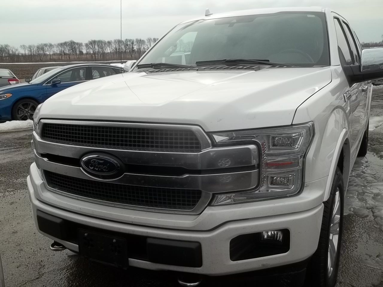 Used 2018 Ford F150 Platinum w/ Equipment Group 701A Luxury AWD/4WD image 3