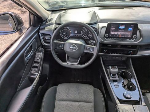 Used 2025 Nissan Rogue SV image 18