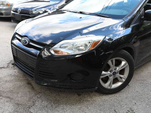 Used 2014 Ford Focus SE FWD image 2