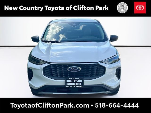 Used 2024 Ford Escape Active AWD/4WD image 2
