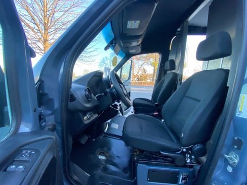 Used 2019 Mercedes-Benz Sprinter 170 image 14