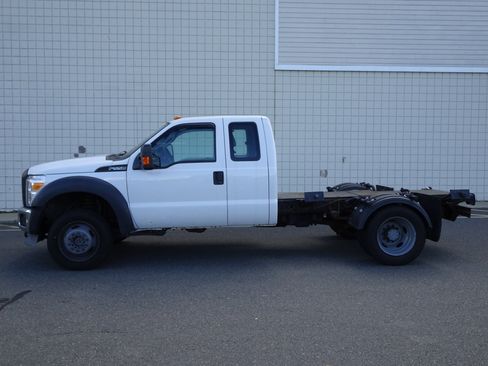 Used 2014 Ford F550 4WD SuperCab 162 WB 60 CA XL image 4