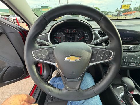 Used 2025 Chevrolet Malibu RS w/ LPO, Floor Liner Package FWD image 13