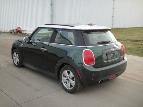 Used 2017 MINI Cooper 2-Door Hardtop image 8