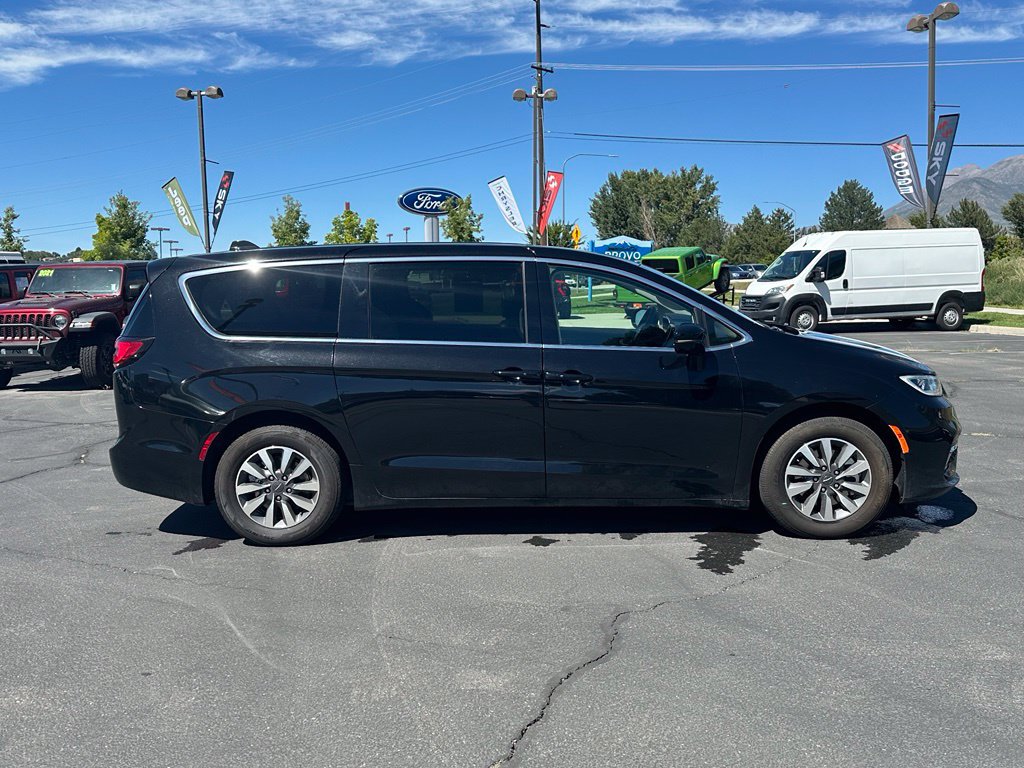 Used 2024 Chrysler Pacifica Limited FWD image 7