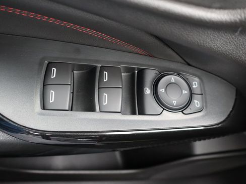 Used 2024 Chevrolet Trax RS w/ Sunroof Package FWD image 25
