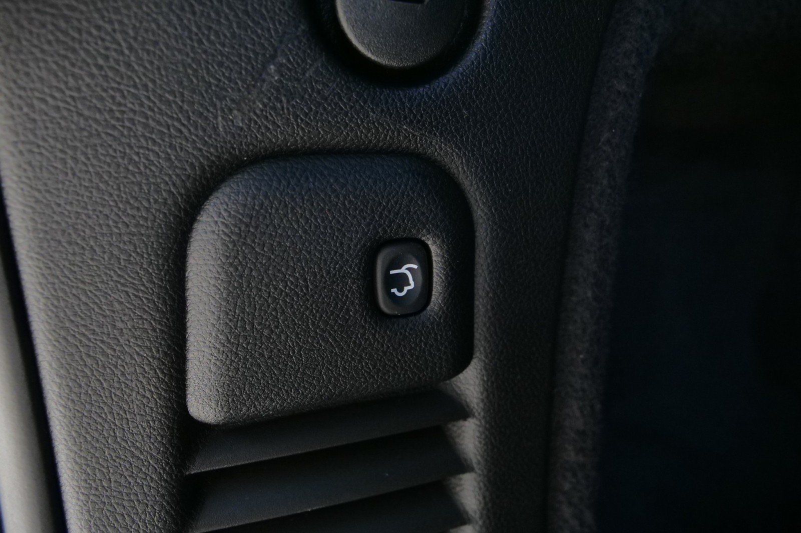 Used 2025 Dodge Durango R/T AWD/4WD image 38