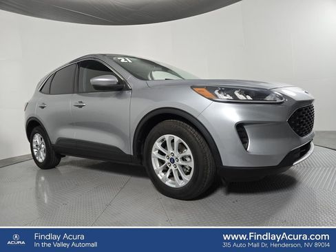 Used 2021 Ford Escape SE image 1