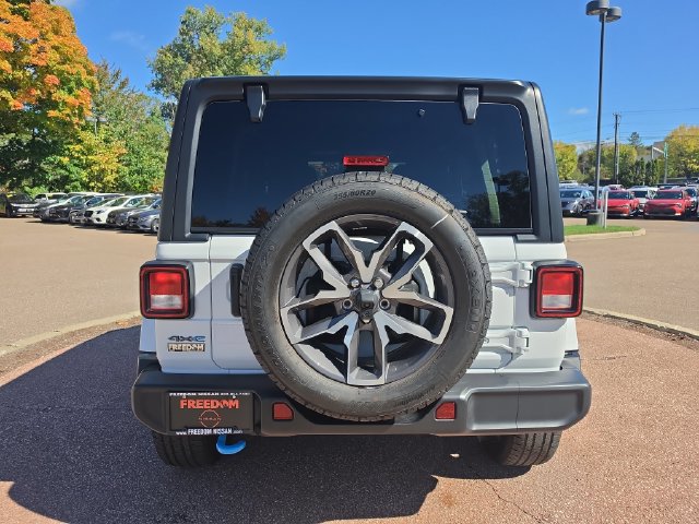 Used 2024 Jeep Wrangler Unlimited AWD/4WD image 4