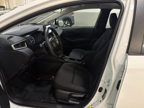 Used 2025 Toyota Corolla LE FWD image 15