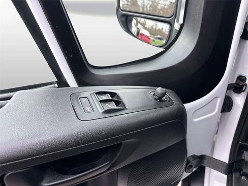 Used 2023 RAM ProMaster 2500 image 13
