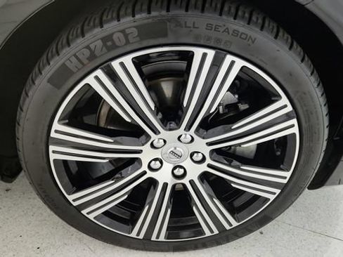 Used 2023 Volvo S90 B6 Plus AWD/4WD image 96