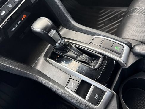 Used 2017 Honda Civic Touring image 30