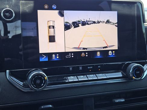 Used 2024 Chevrolet Colorado Trail Boss w/ Technology Package AWD/4WD image 23