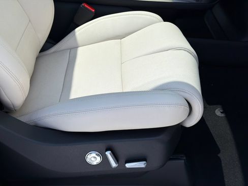 New 2027 Lincoln Navigator Reserve AWD/4WD image 13