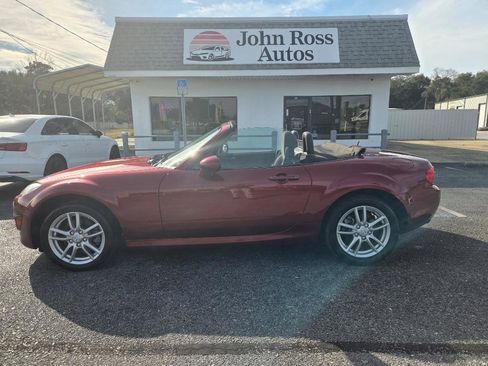 Used 2011 MAZDA MX-5 Miata Sport image 2