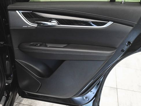 Used 2021 Cadillac XT6 Premium Luxury AWD/4WD image 12