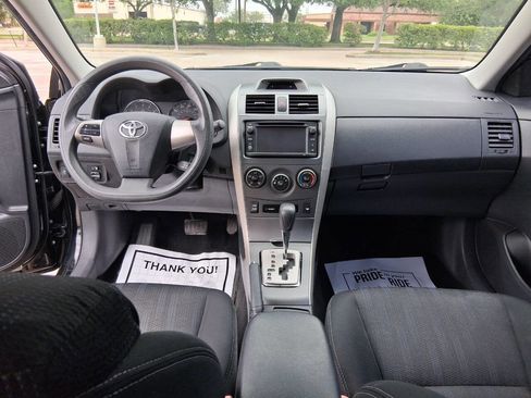 Used 2013 Toyota Corolla S image 13