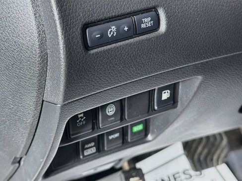 Used 2020 Nissan Rogue SV AWD/4WD image 10
