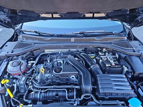 Certified 2023 Volkswagen Jetta SE w/ Panoramic Sunroof Package image 31