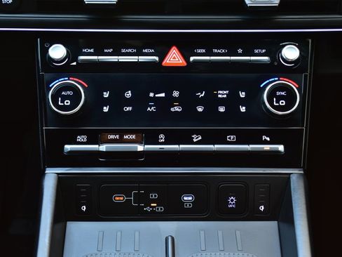 Used 2025 Hyundai Santa Fe Calligraphy FWD image 41