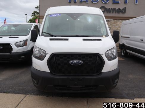 Used 2024 Ford Transit 250 148 Medium Roof RWD image 4