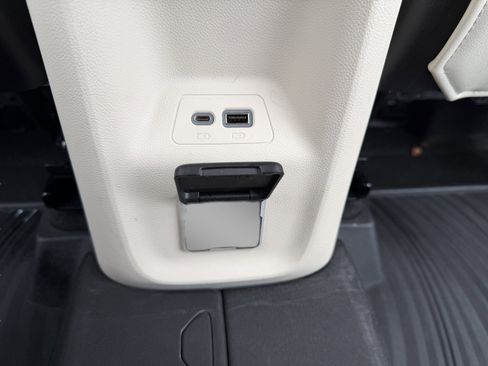 Used 2022 Buick Envision Avenir w/ Technology Package II image 19