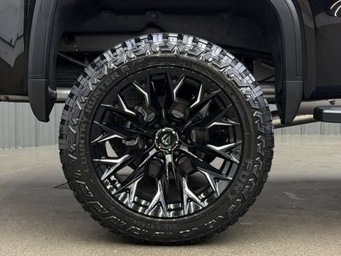 Used 2026 GMC Sierra 1500 SLT AWD/4WD image 11