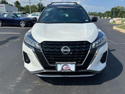Used 2024 Nissan Kicks SR w/ SR Premium Package FWD image 9