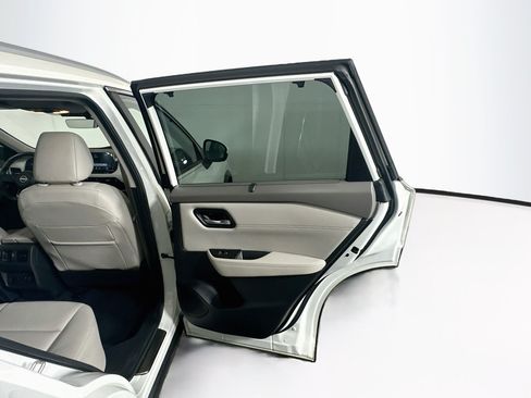 Used 2023 Nissan Rogue SL w/ SL Premium Package FWD image 31