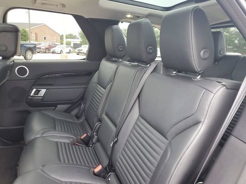 Used 2024 Land Rover Discovery S AWD/4WD image 9