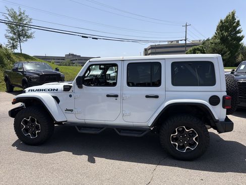 Used 2023 Jeep Wrangler Unlimited Rubicon 4xe w/ Cold Weather Group AWD/4WD image 7
