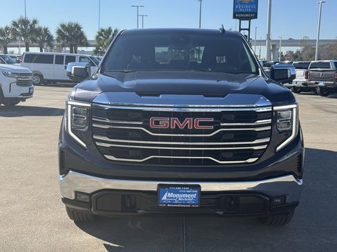 Used 2024 GMC Sierra 1500 SLT image 3