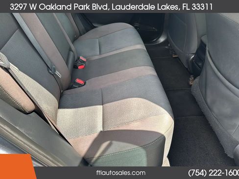 Used 2018 Toyota Corolla LE FWD image 30