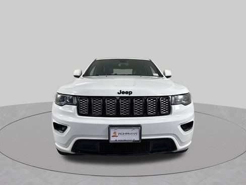 Used 2018 Jeep Grand Cherokee Altitude AWD/4WD image 25