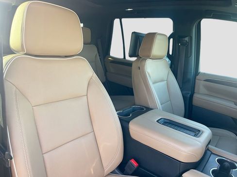 Used 2023 Chevrolet Tahoe Premier w/ Advanced Technology Package RWD image 32