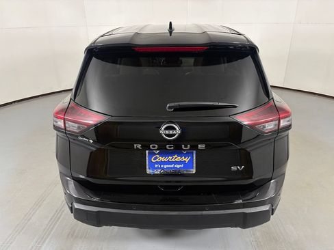 Used 2024 Nissan Rogue SV FWD image 7