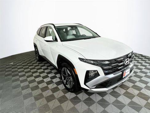 Certified 2025 Hyundai Tucson SEL AWD/4WD image 1