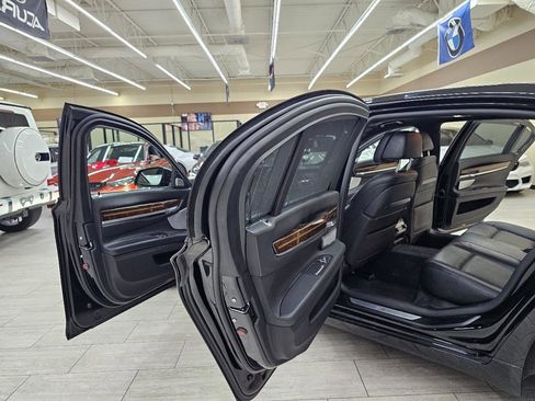 Used 2014 BMW 750Li image 16