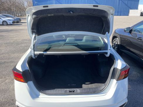 Used 2025 Nissan Altima 2.5 SV image 32