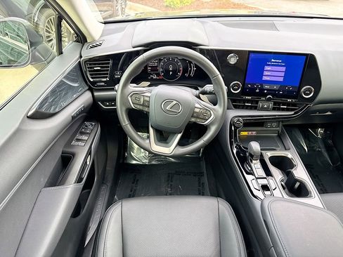 Used 2025 Lexus NX 250 FWD w/ Accessory Package (Z1) image 12
