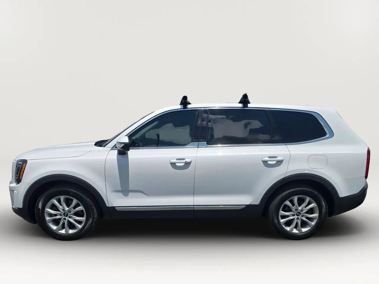 Used 2021 Kia Telluride LX AWD/4WD image 2