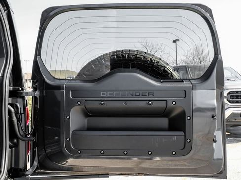 Used 2022 Land Rover Defender 110 X-Dynamic HSE image 52