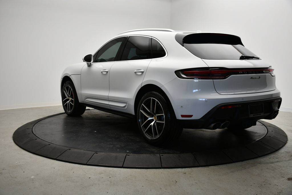 Certified 2023 Porsche Macan S AWD/4WD image 3