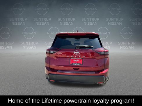 Used 2025 Nissan Rogue SV w/ SV Premium Package FWD image 5