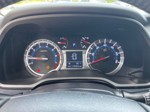 Used 2018 Toyota 4Runner SR5 Premium AWD/4WD image 4